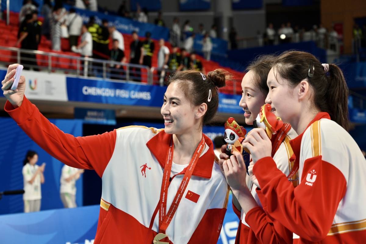 开云官方网站-里昂训练开放日，冲刺阶段造点机会引欢呼，亚冠在即，细节决定成败的简单介绍